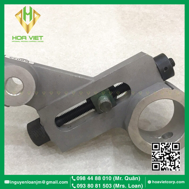 Ga Dieu Chinh Tay Ke Truoc Komori