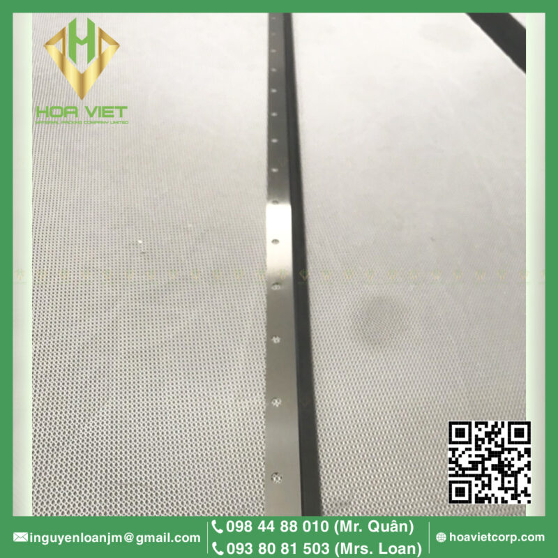 Luoi gat nhua thep Komori 1380 19 lo